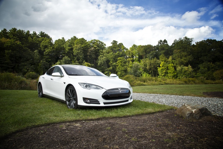 Tesla rappelle une bonne partie de sa production de véhicules de 2016