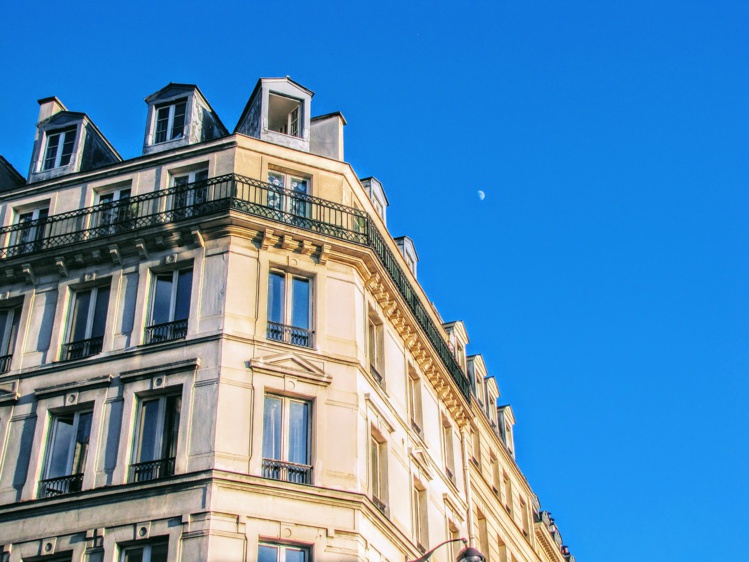 La ville de Paris attaque Airbnb et quatre autres sites