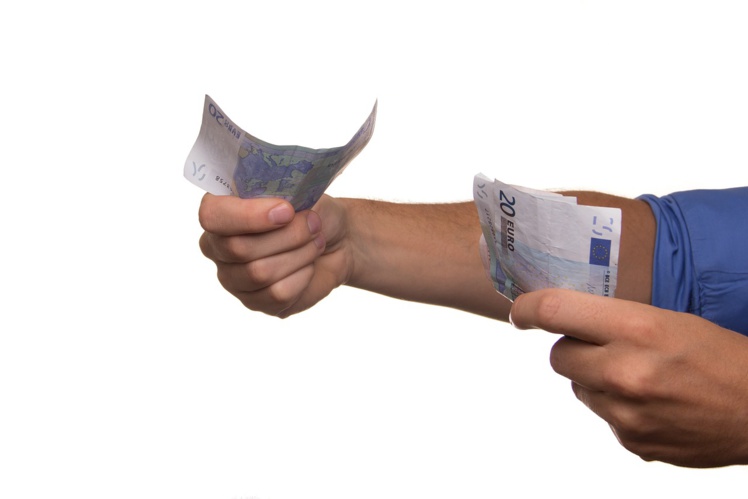 Des ouvriers ont reçu un salaire de 30 000 euros de salaire par erreur Des ouvriers ont reçu un salaire de 30 000 euros de salaire par erreur