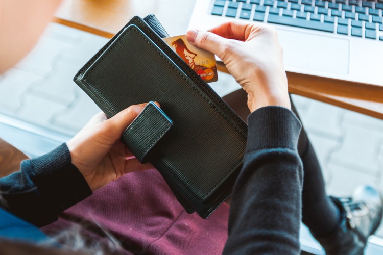 Banque : le modèle du « compte gratuit, rendez-vous payant » gagne les esprits