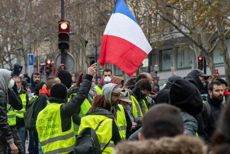 Les Gilets jaunes auraient coûté 2,5 milliards d’euros à la France Les Gilets jaunes auraient coûté 2,5 milliards d’euros à la France