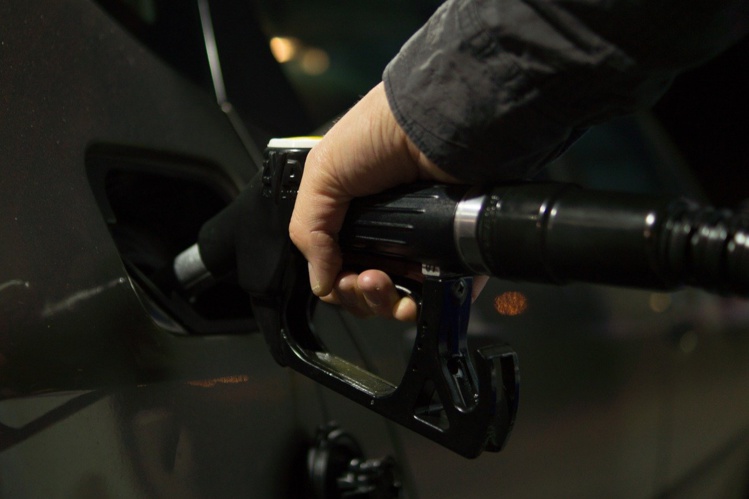 L'essence à 2 euros le litre, on s'en approche L'essence à 2 euros le litre, on s'en approche
