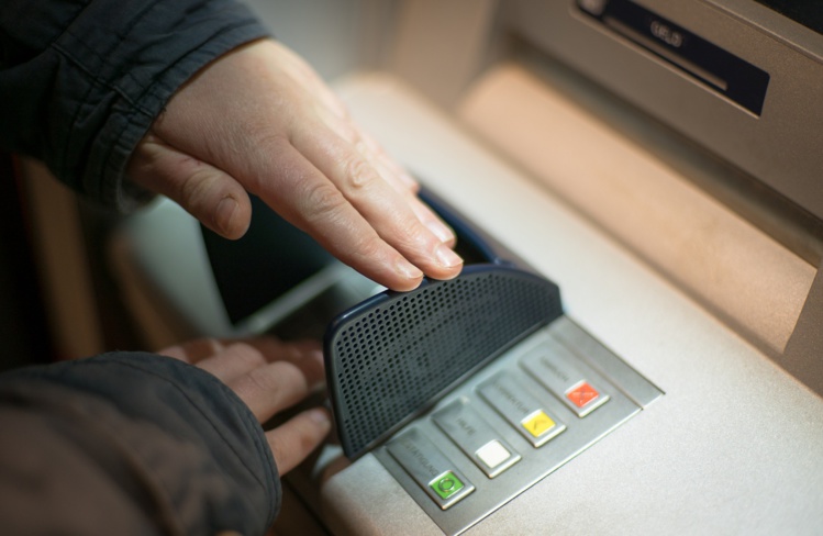 BNP Paribas, Crédit Mutuel et Société Générale envisagent de mutualiser leurs distributeurs de billets BNP Paribas, Crédit Mutuel et Société Générale envisagent de mutualiser leurs distributeurs de billets