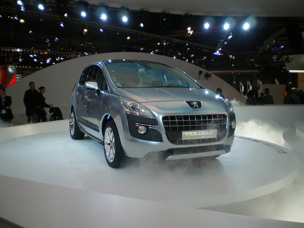 PSA et Renault tiennent bon dans un marché automobile moribond PSA et Renault tiennent bon dans un marché automobile moribond