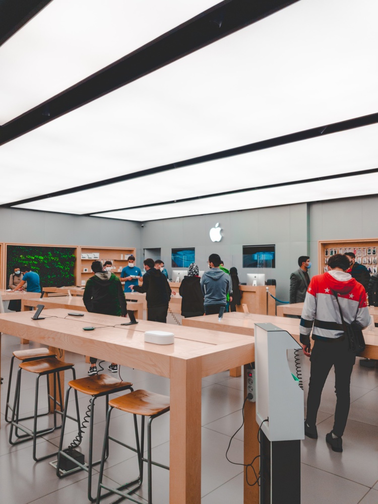 Apple Stores : pour les salariés, les contrôles à la sortie, c’est bien du travail