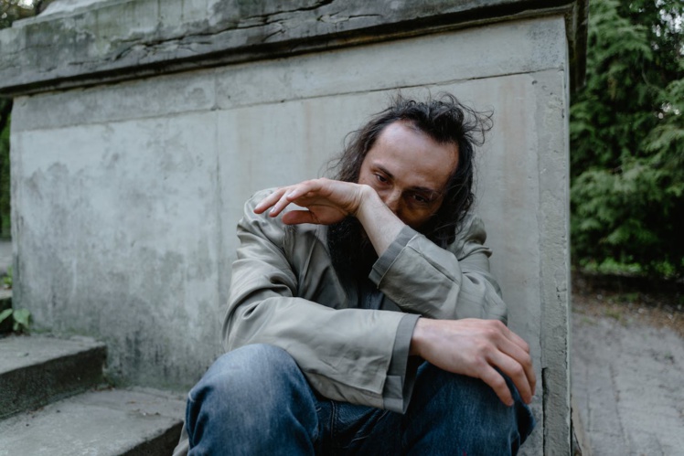 En 2021, la pauvreté s’accentue chez les plus modestes En 2021, la pauvreté s’accentue chez les plus modestes