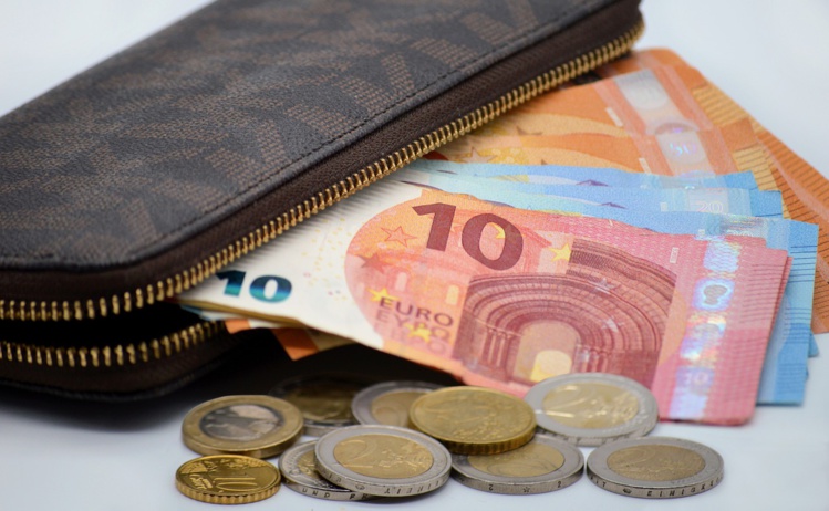L'inflation va conduire à une revalorisation du SMIC de près de 20 euros en 2024