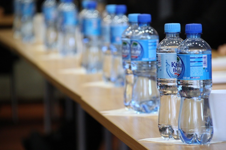 Fraude dans le secteur des eaux minérales : Foodwatch attaque Nestlé et Alma