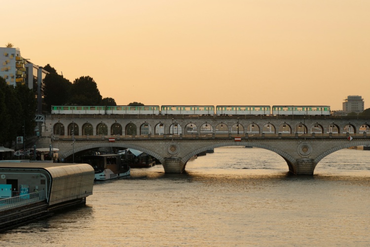 Budget 2025 : les ministères devront réduire leurs dépenses, et les plus fortunés seront mis à contribution Budget 2025 : les ministères devront réduire leurs dépenses, et les plus fortunés seront mis à contribution