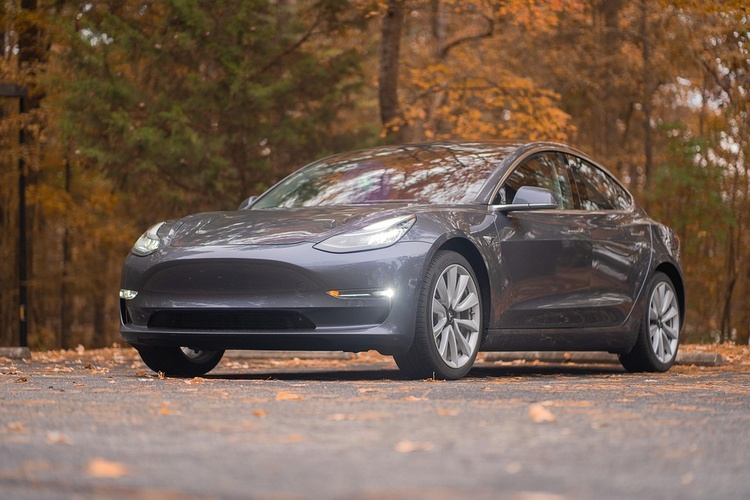 Automobile : le décrochage de Tesla se poursuit en Europe