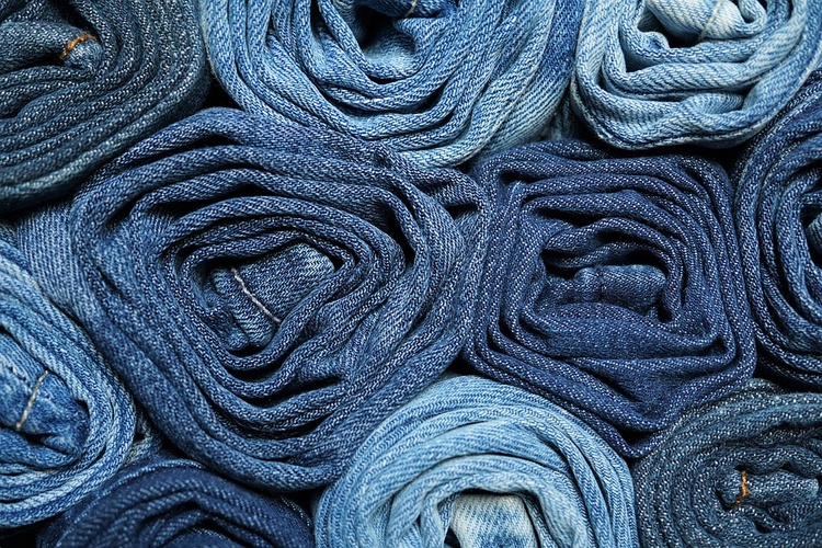 Recyclage textile : l’État débloque 49 millions d’euros pour éviter l’effondrement