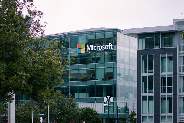 Microsoft dépasse les 4 000 milliards de dollars de capitalisation après des résultats records Microsoft dépasse les 4 000 milliards de dollars de capitalisation après des résultats records