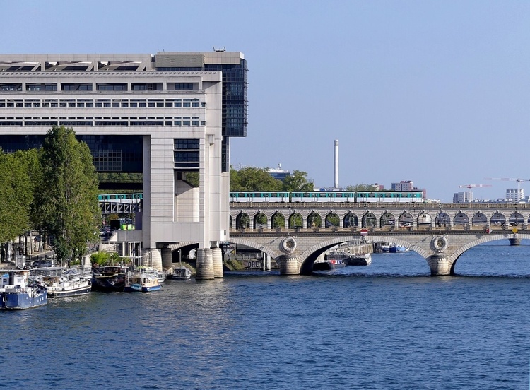 Impôts : les recettes fiscales bondissent de 40 milliards d’euros en 2025