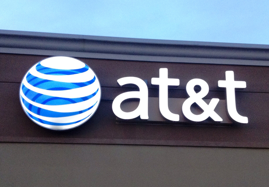 AT&T achète Time Warner pour plus de 85 milliards de dollars