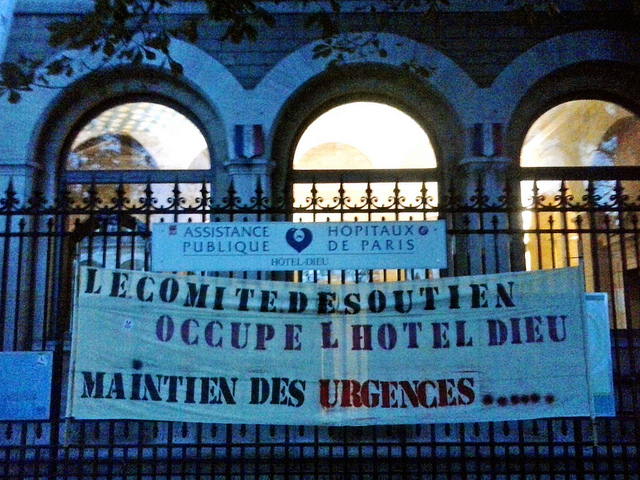 Les urgences de l'Hôtel-Dieu à Paris accueillaient 40 000 patients par an.