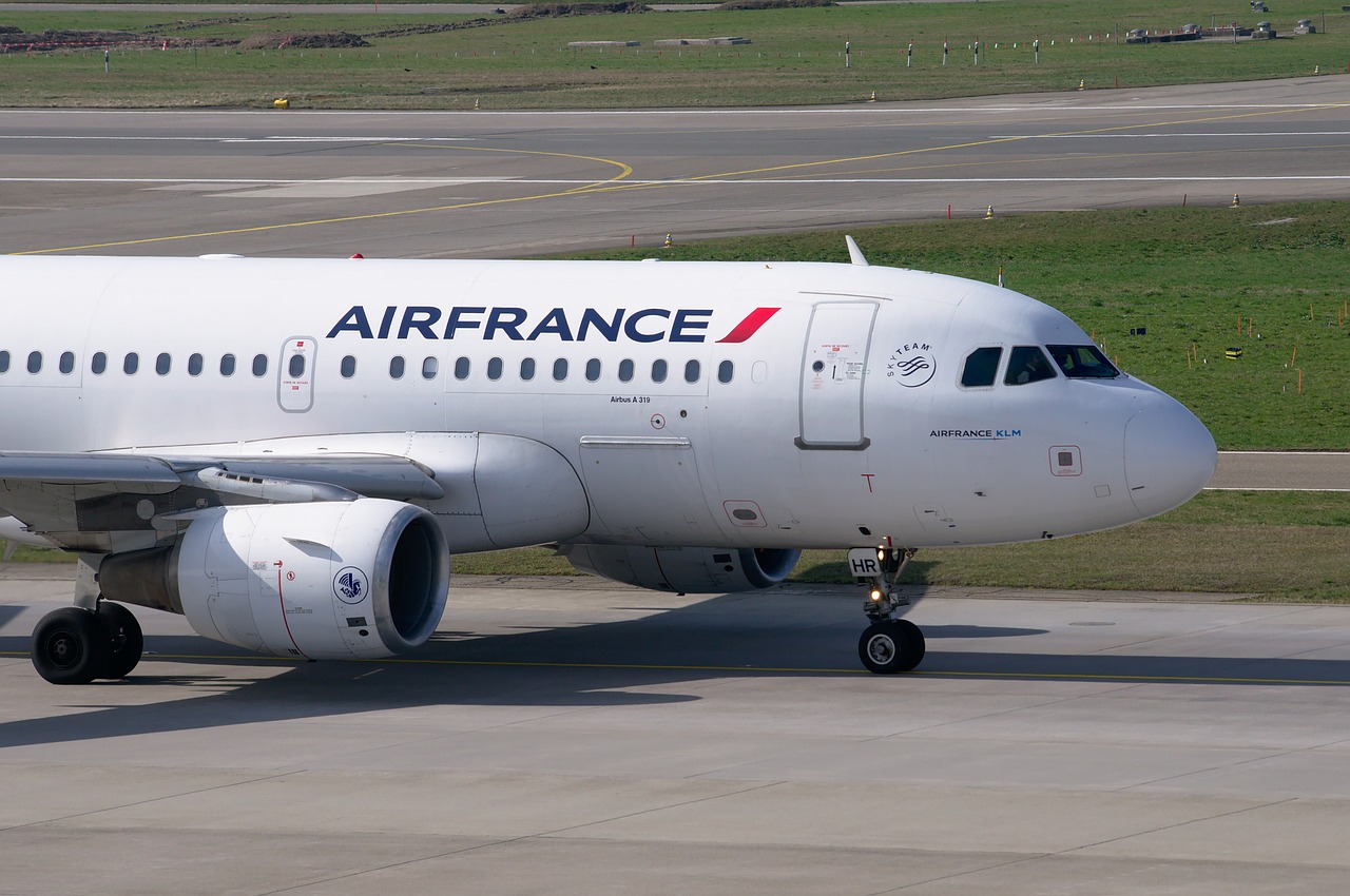 Air France-KLM passe commande de 800.000 tonnes de carburant durable