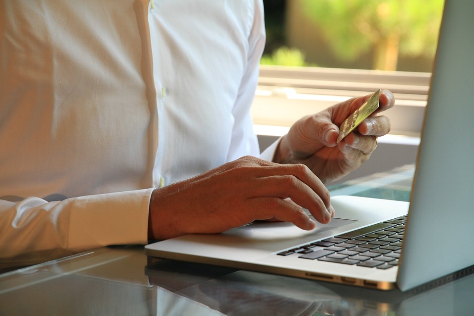 Ventes du e-commerce : plus de services et moins de produits en 2022