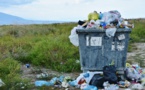 L'Assemblée interdit les contenants et les couverts en plastique