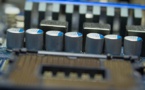 Intel supprime 12 000 postes sur fonds de chute des ventes de PC Intel supprime 12 000 postes sur fonds de chute des ventes de PC