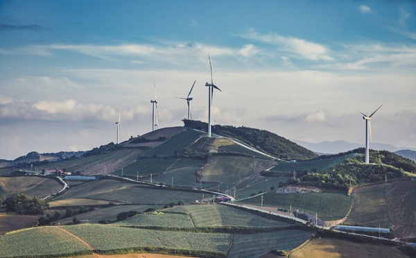Basculement énergétique : les renouvelables dominent désormais sur le charbon