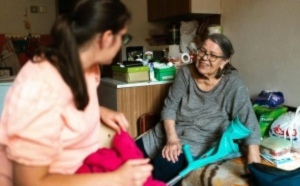 Aides à domicile : l'exonération de cotisations ne bénéficiera plus aux 70-79 ans